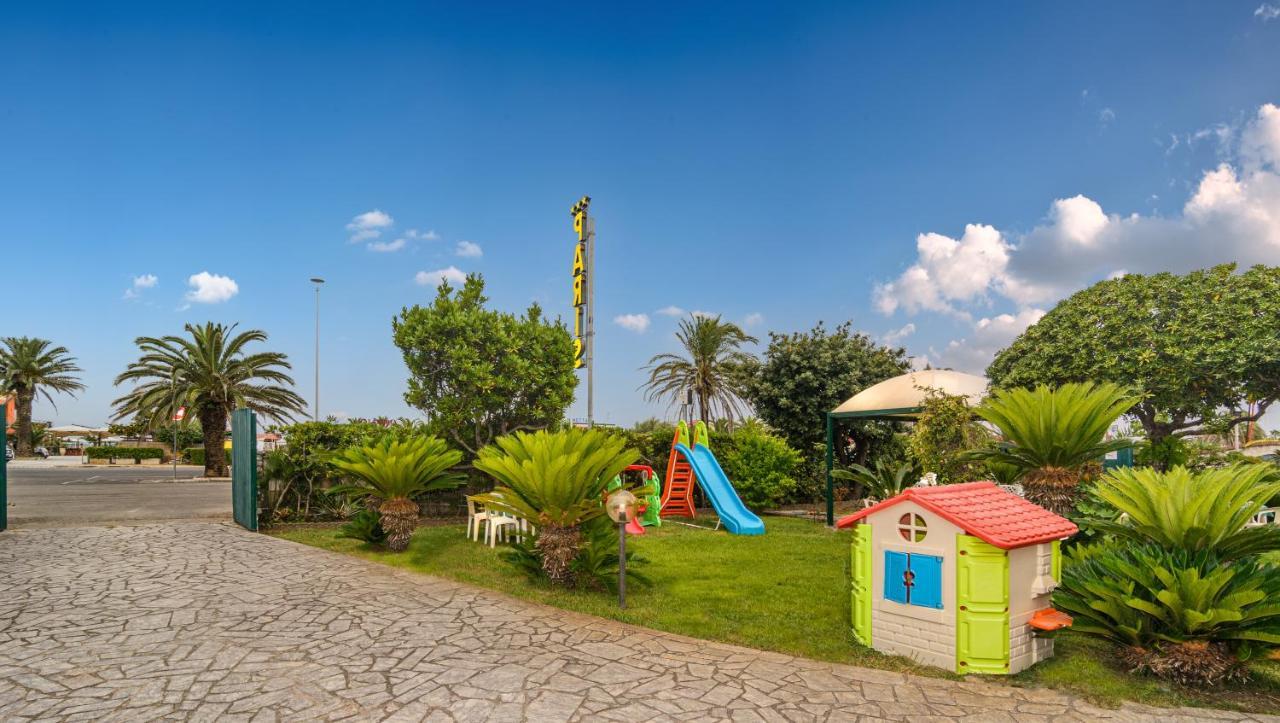 Hotel Paris Lido di Camaiore Exterior photo