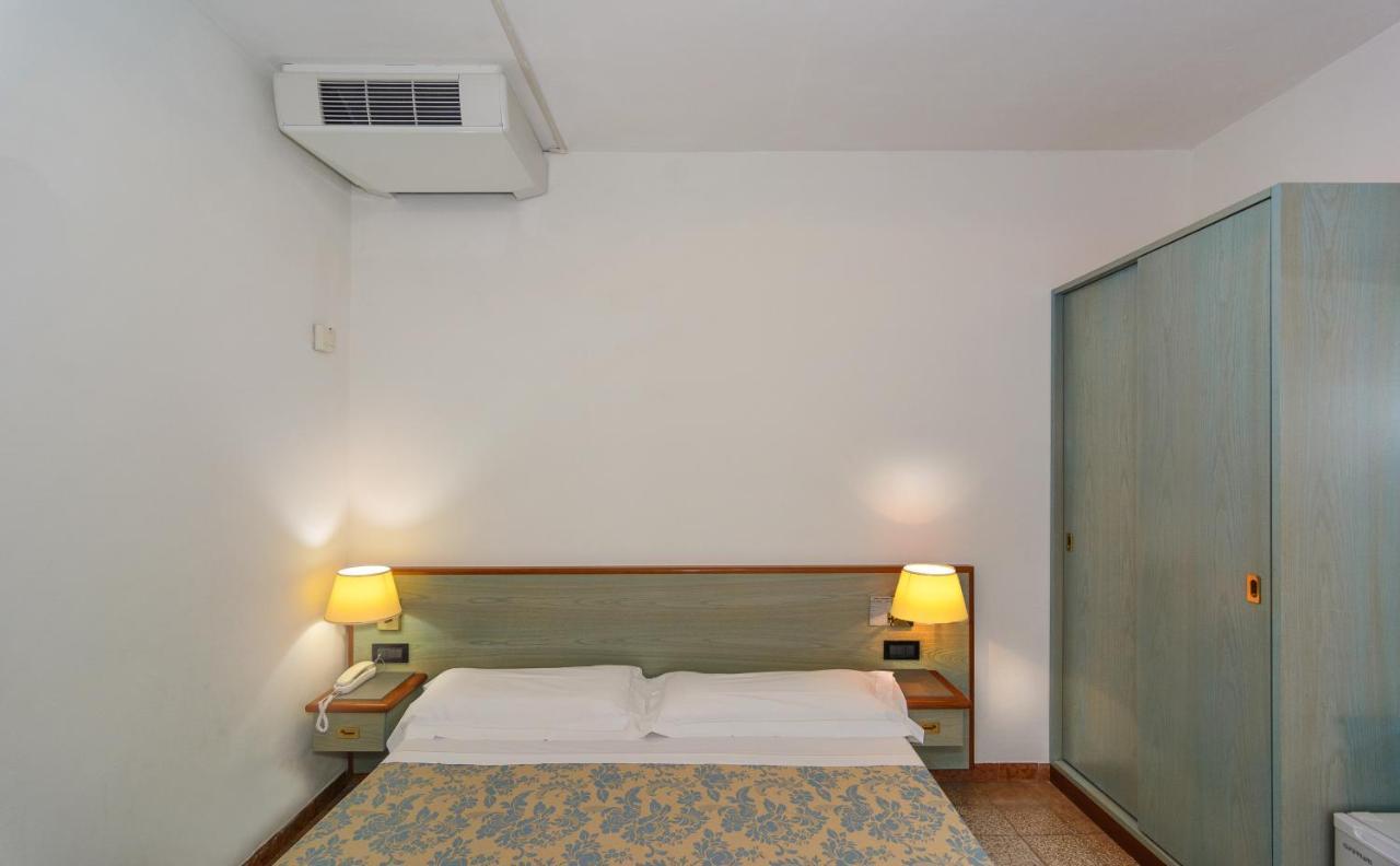 Hotel Paris Lido di Camaiore Exterior photo
