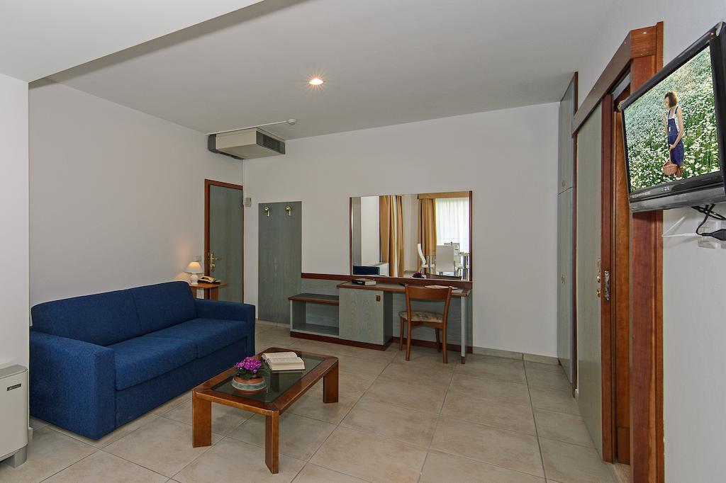 Hotel Paris Lido di Camaiore Exterior photo
